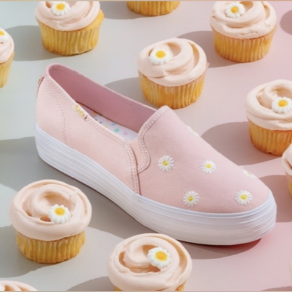 Keds Pink Slip-On Sneakers with Daisy Design - Picture 1 of 9